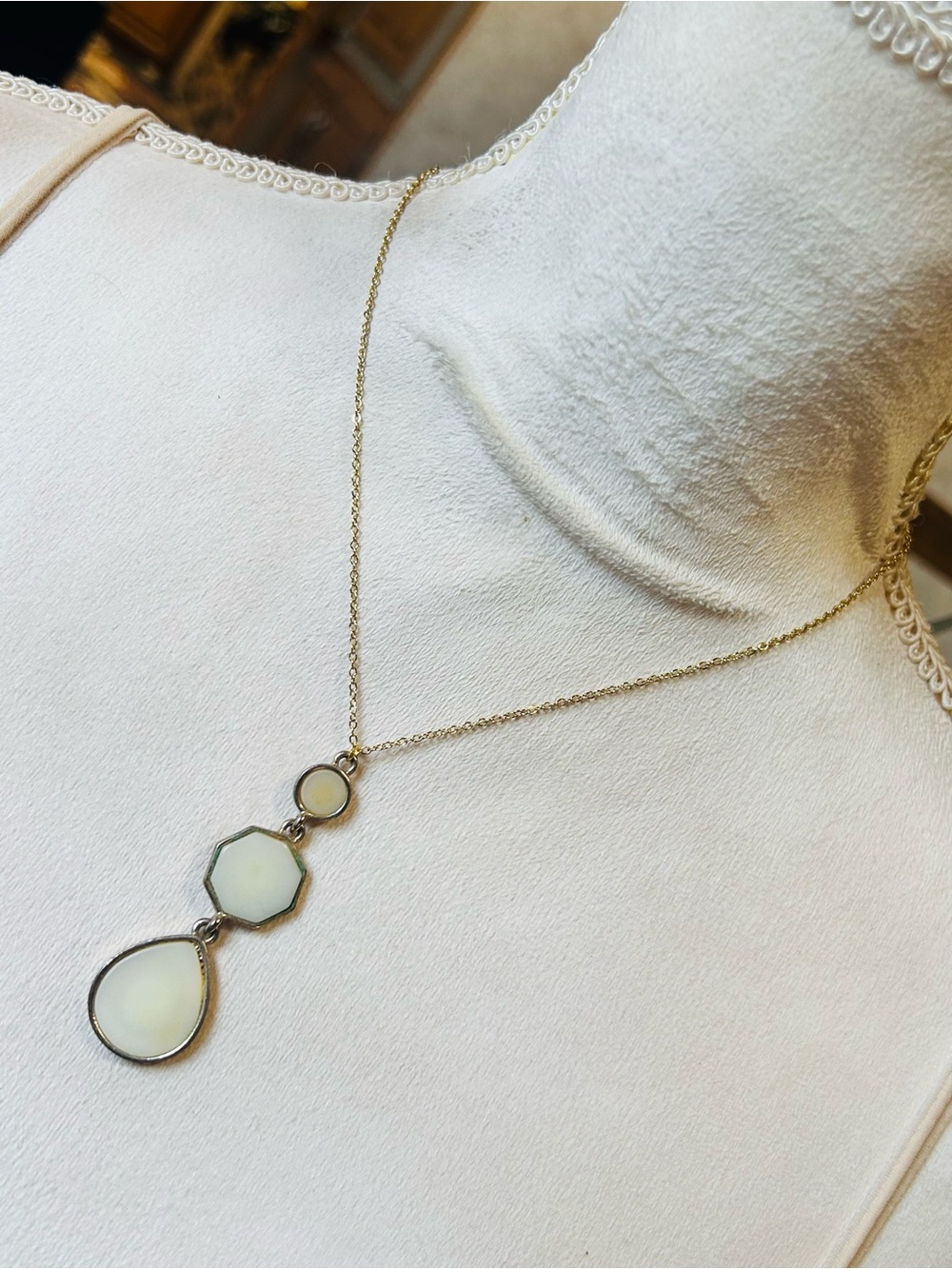 Handcrafted vintage multi shape resin disc pendant on chain necklace